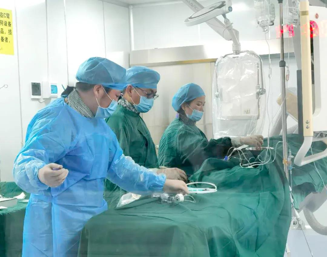 全天做11臺(tái)心臟手術(shù)，成功幫助患者解除燃眉之痛！