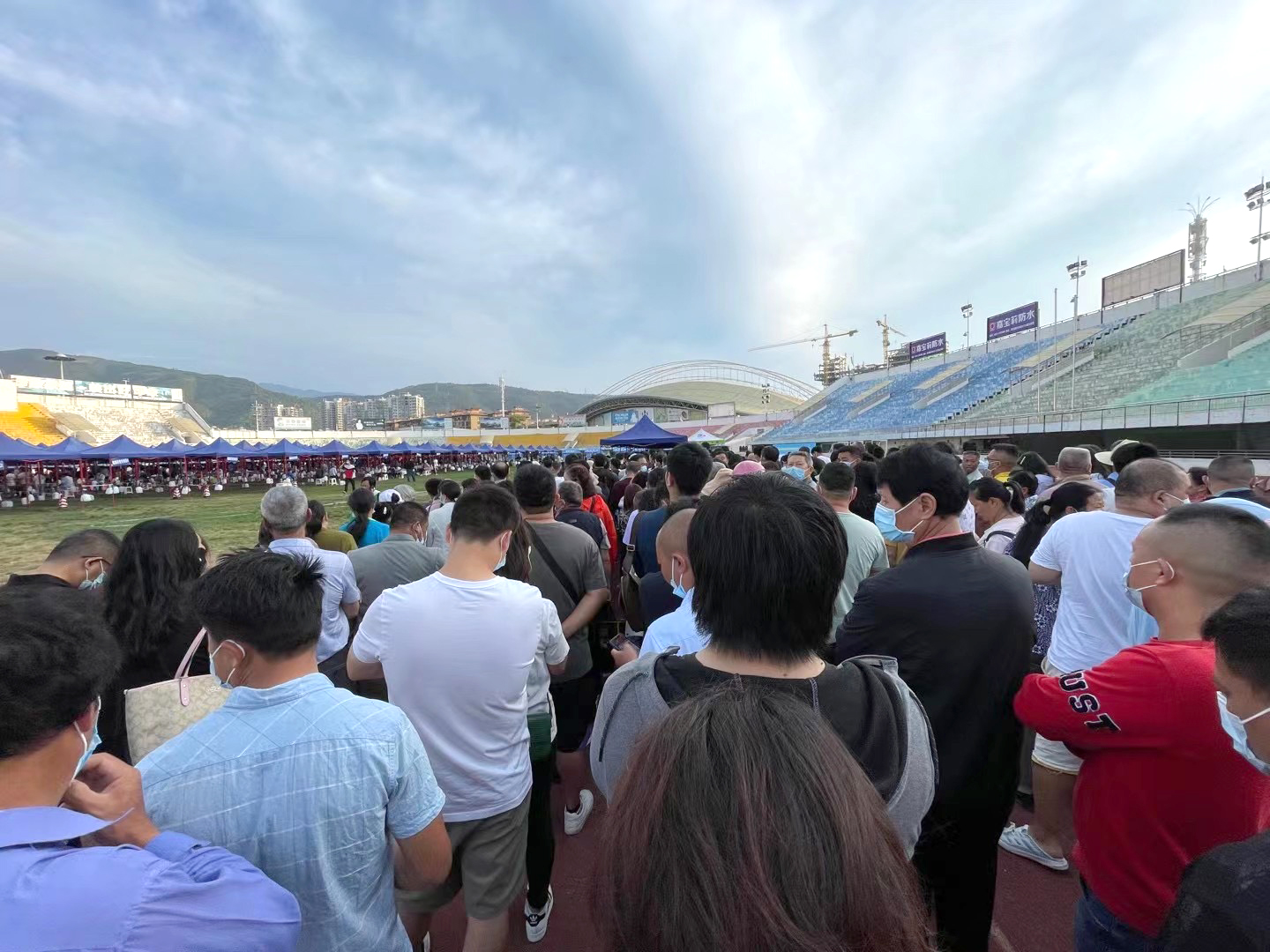 哇塞，這打疫苗的人氣鼎旺了~~