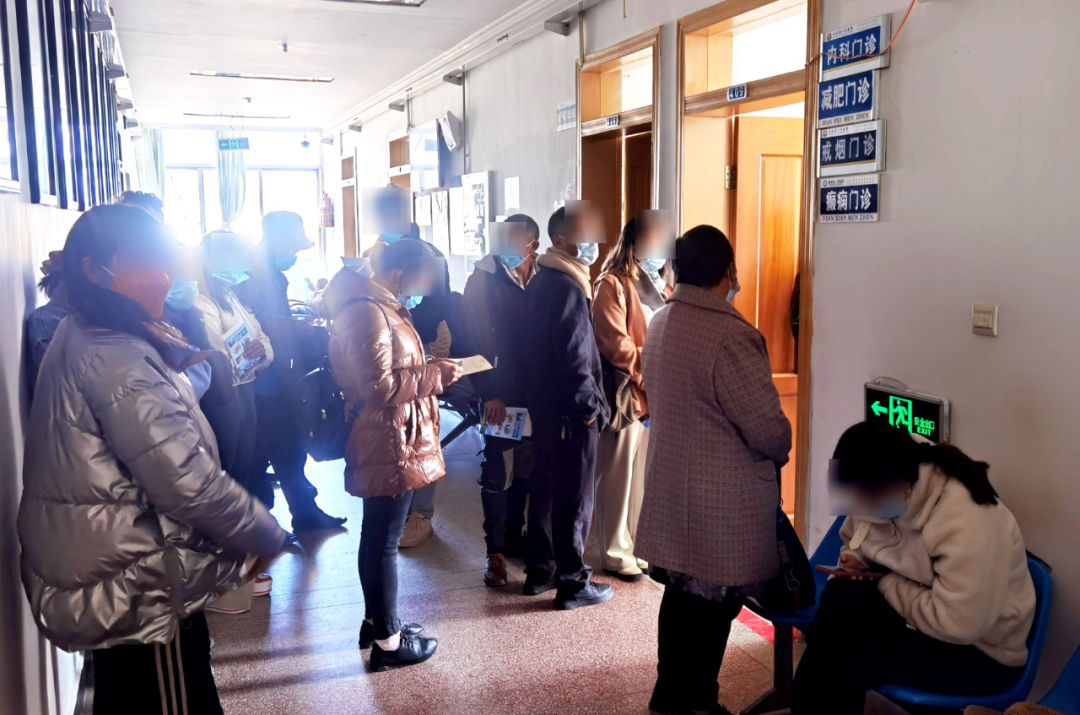 【保山安利醫(yī)院】腫瘤科張穎東主任赴施甸縣人民醫(yī)院開展腫瘤專科坐診、查房