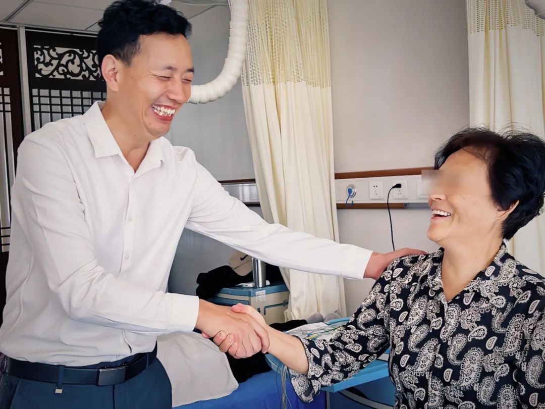 【保山安利醫(yī)院】提質(zhì)量、促發(fā)展——貴港東暉醫(yī)院張新斐院長(zhǎng)蒞臨我院指導(dǎo)