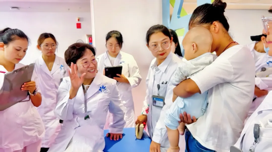 云南省康復(fù)醫(yī)學(xué)會(huì)“精準(zhǔn)康復(fù)基層行”活動(dòng)走進(jìn)保山安利醫(yī)院，共筑健康基石